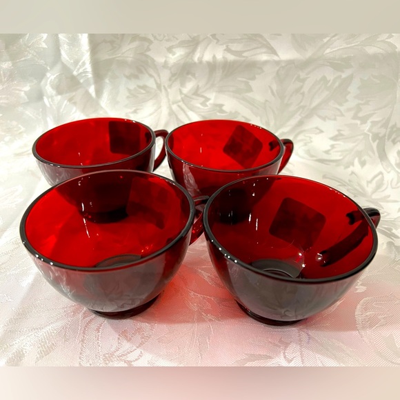 Vintage Royal Ruby Red tea cups - Picture 3 of 3